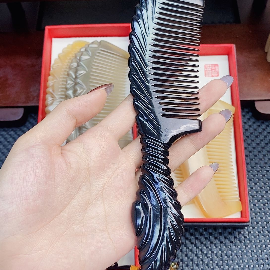 纯手工制作纯牛角梳子