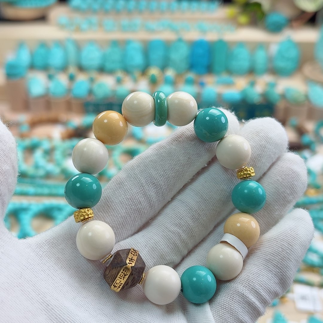 绿松石18K金镶嵌珠宝奇石