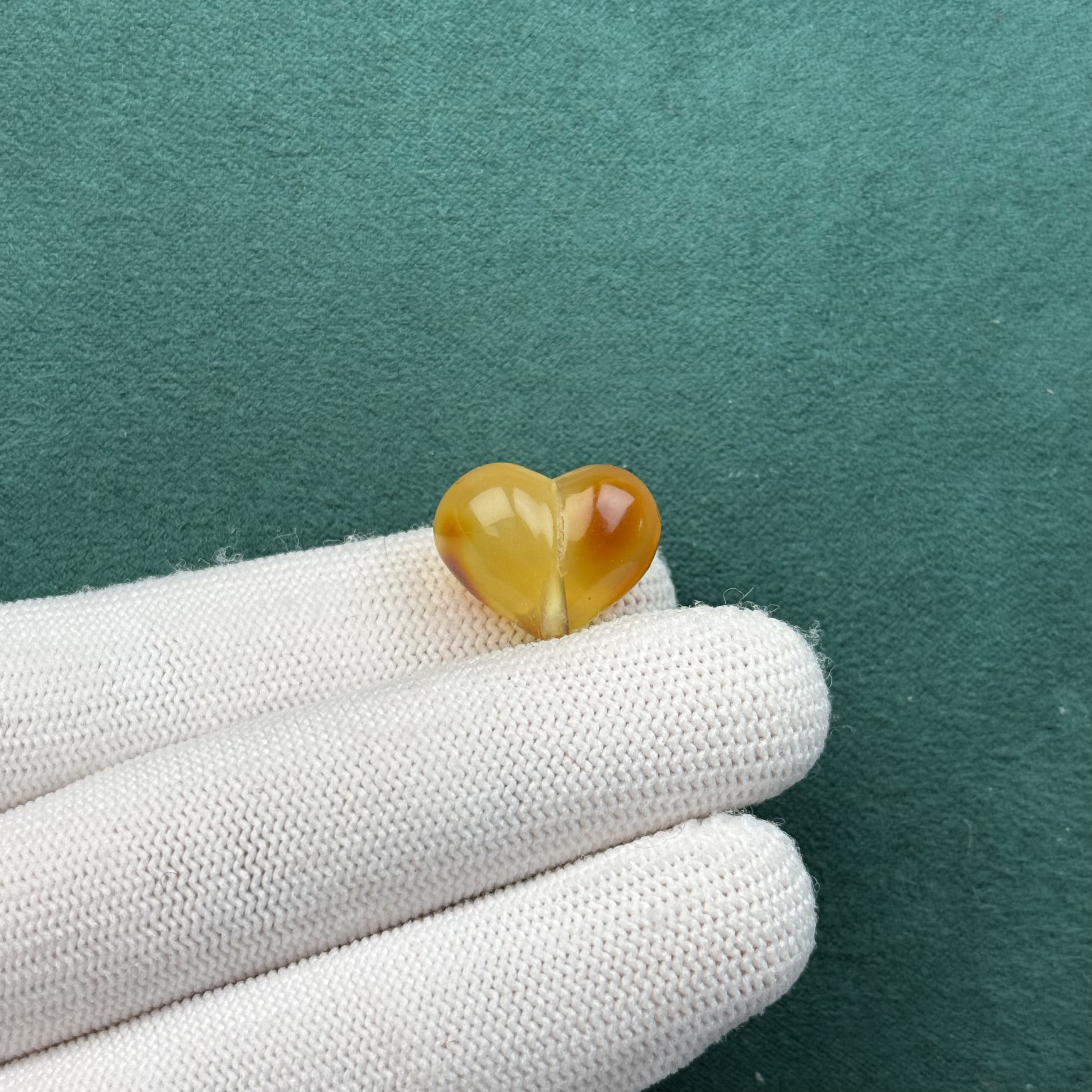 F39-02天然蜜蜡 屁桃 17.7*13.7*10.8mm 支持复检假一罚十