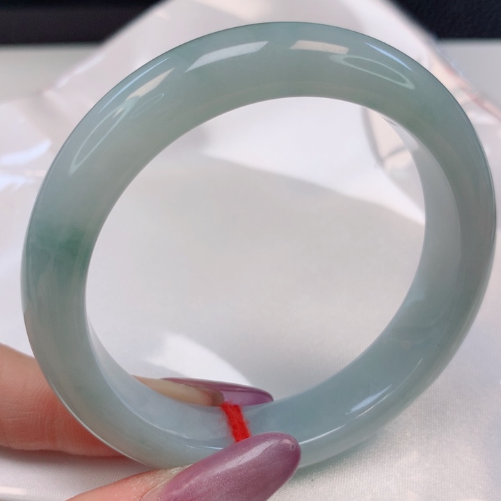 翡翠手镯未镶嵌55圈