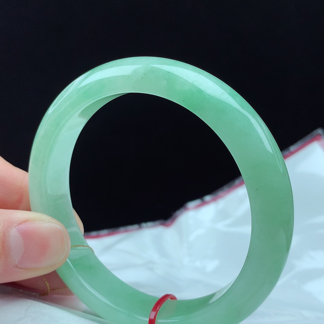 翡翠手镯未镶嵌57圈1082