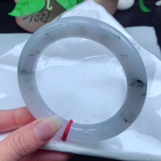 翡翠手镯未镶嵌       圆条61 冰飘花