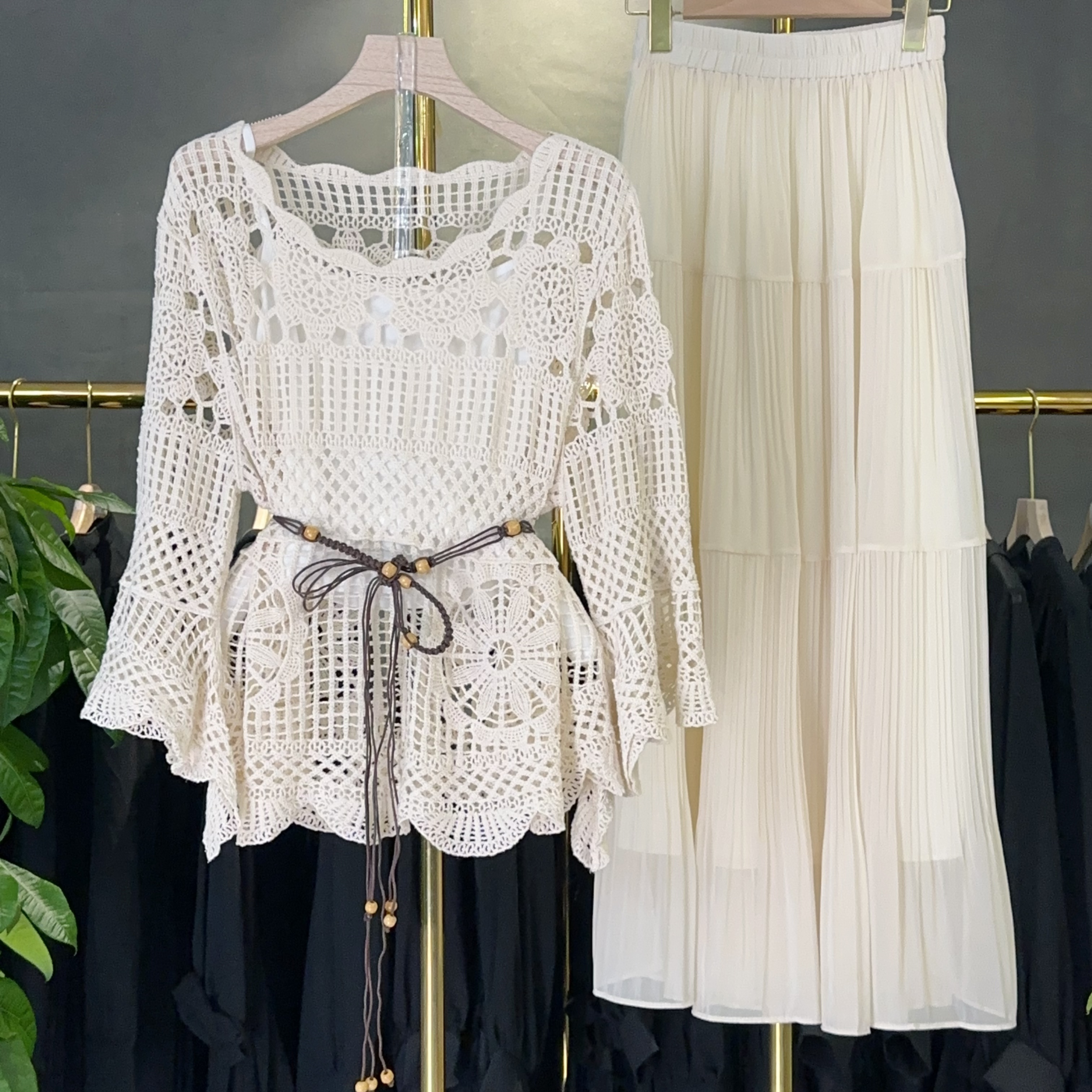 【RG5680】2025年新款蕾丝小香风气质白色针织时尚夏季镂空百搭套装