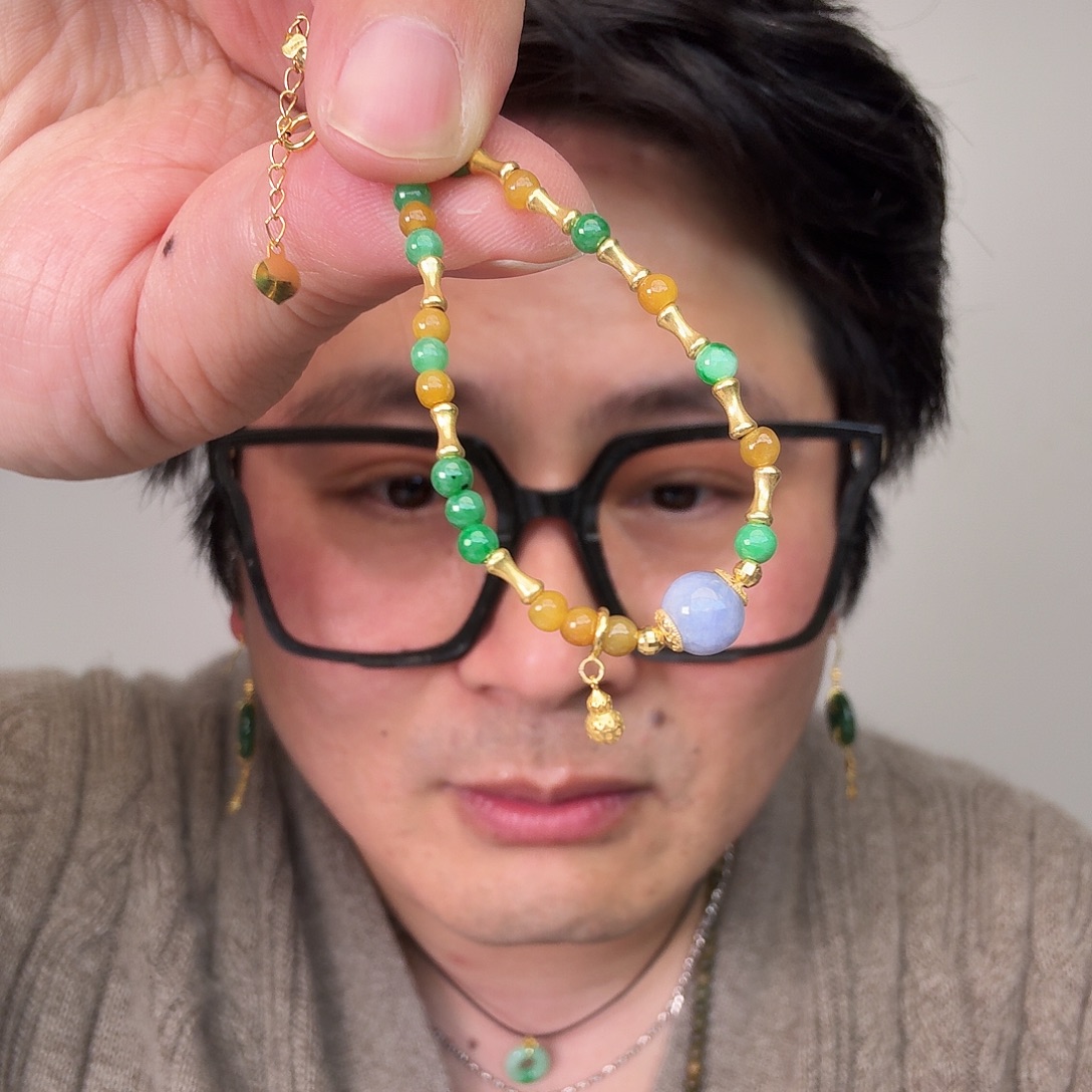 翡翠18K金镶嵌颈饰一件