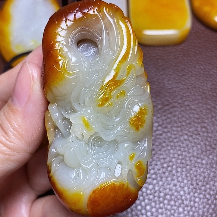 用***3和田玉未镶嵌颈饰