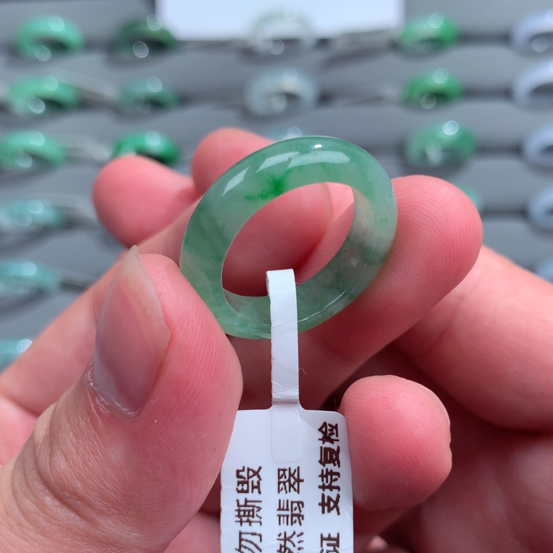 翡翠戒指未镶嵌天然