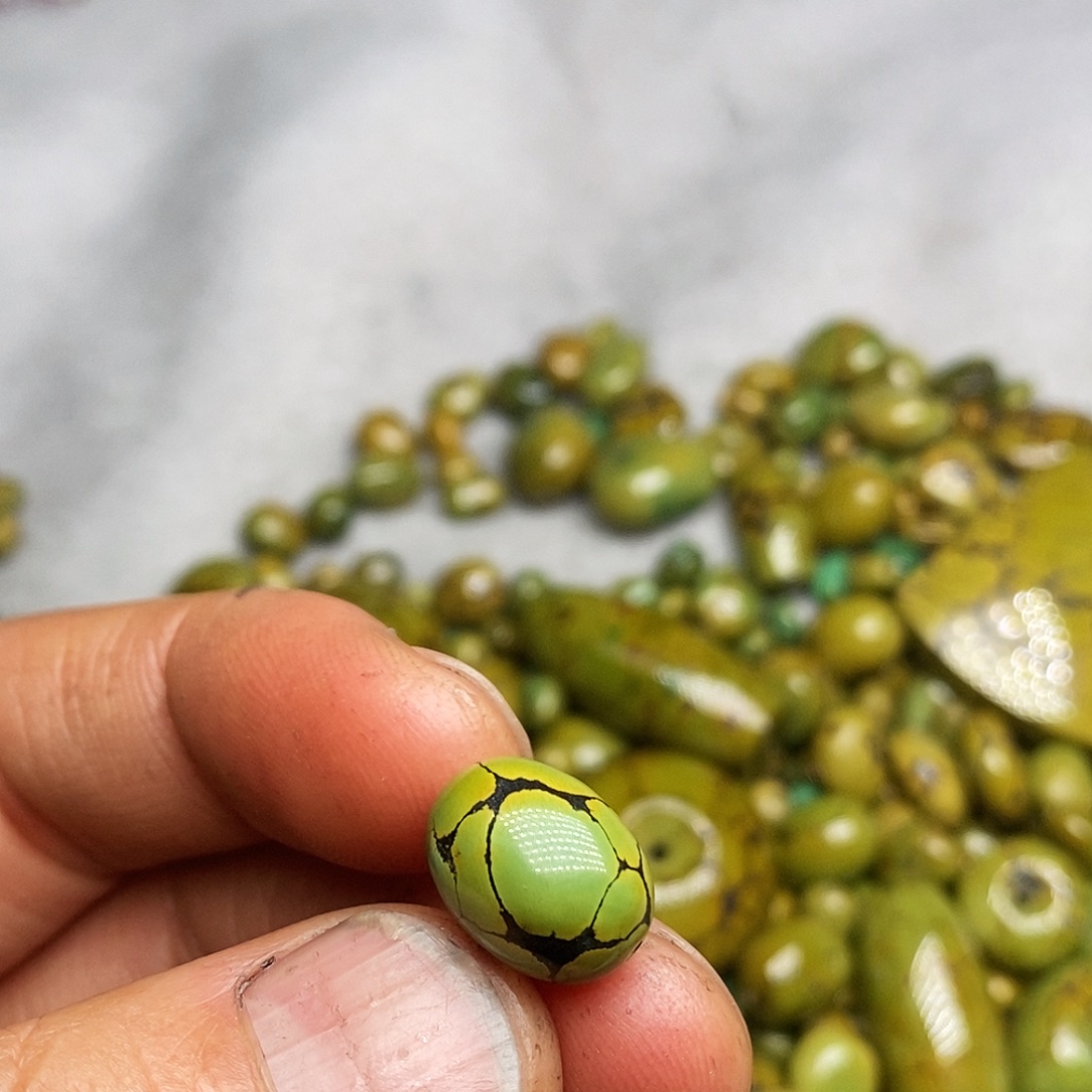 绿松石未镶嵌挂件