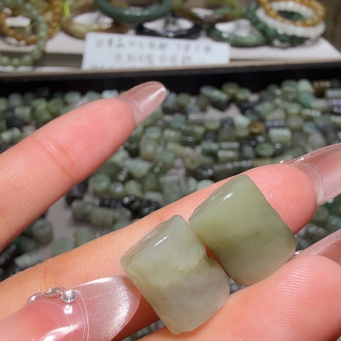 和田玉未镶嵌珠宝奇石