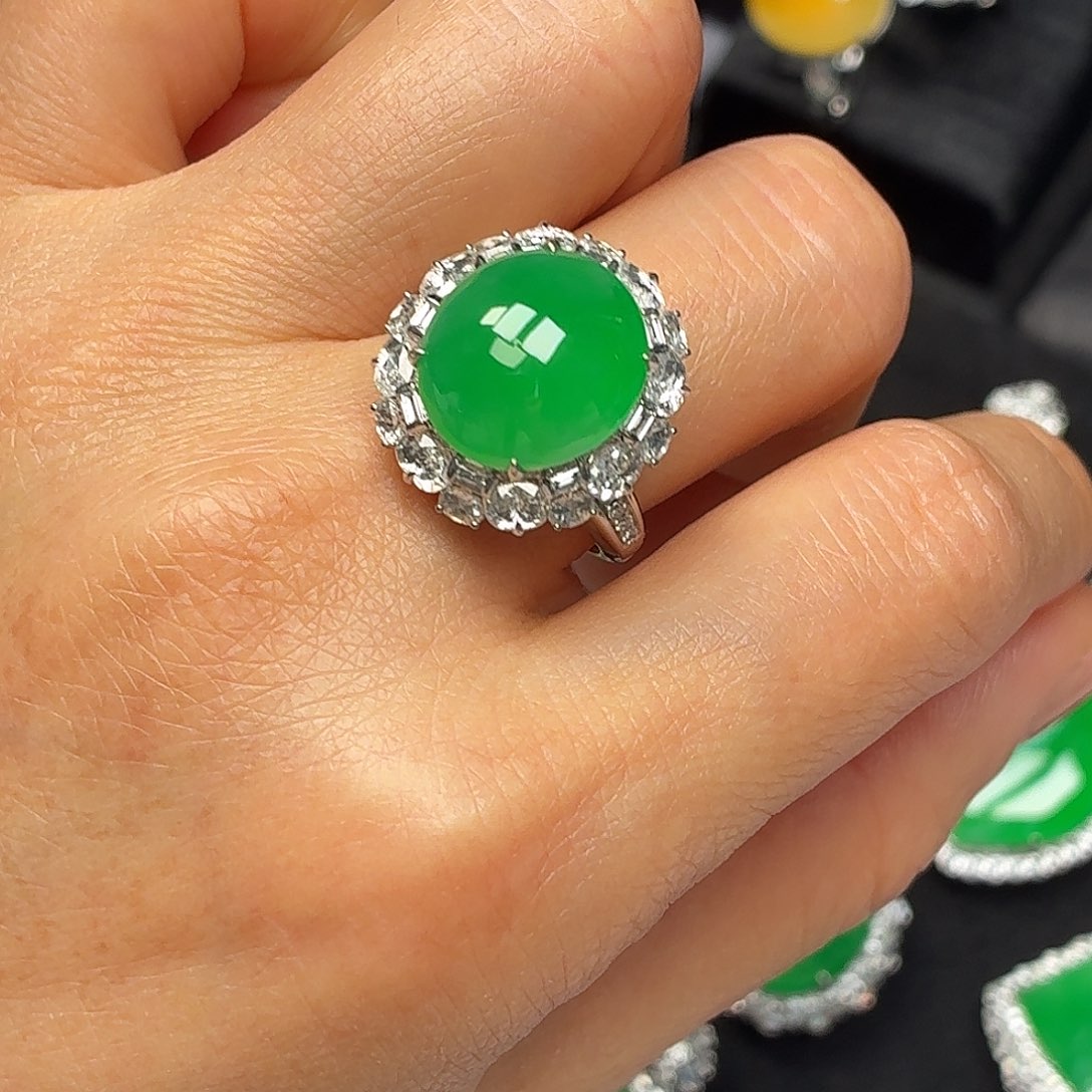 翡翠18K金镶嵌戒指