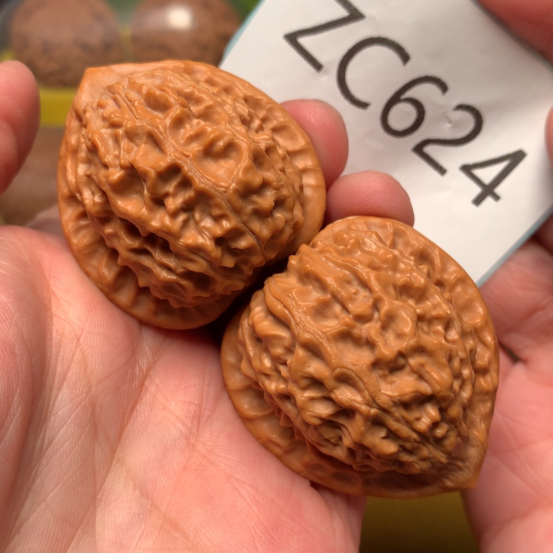 文玩核桃把件金牛38