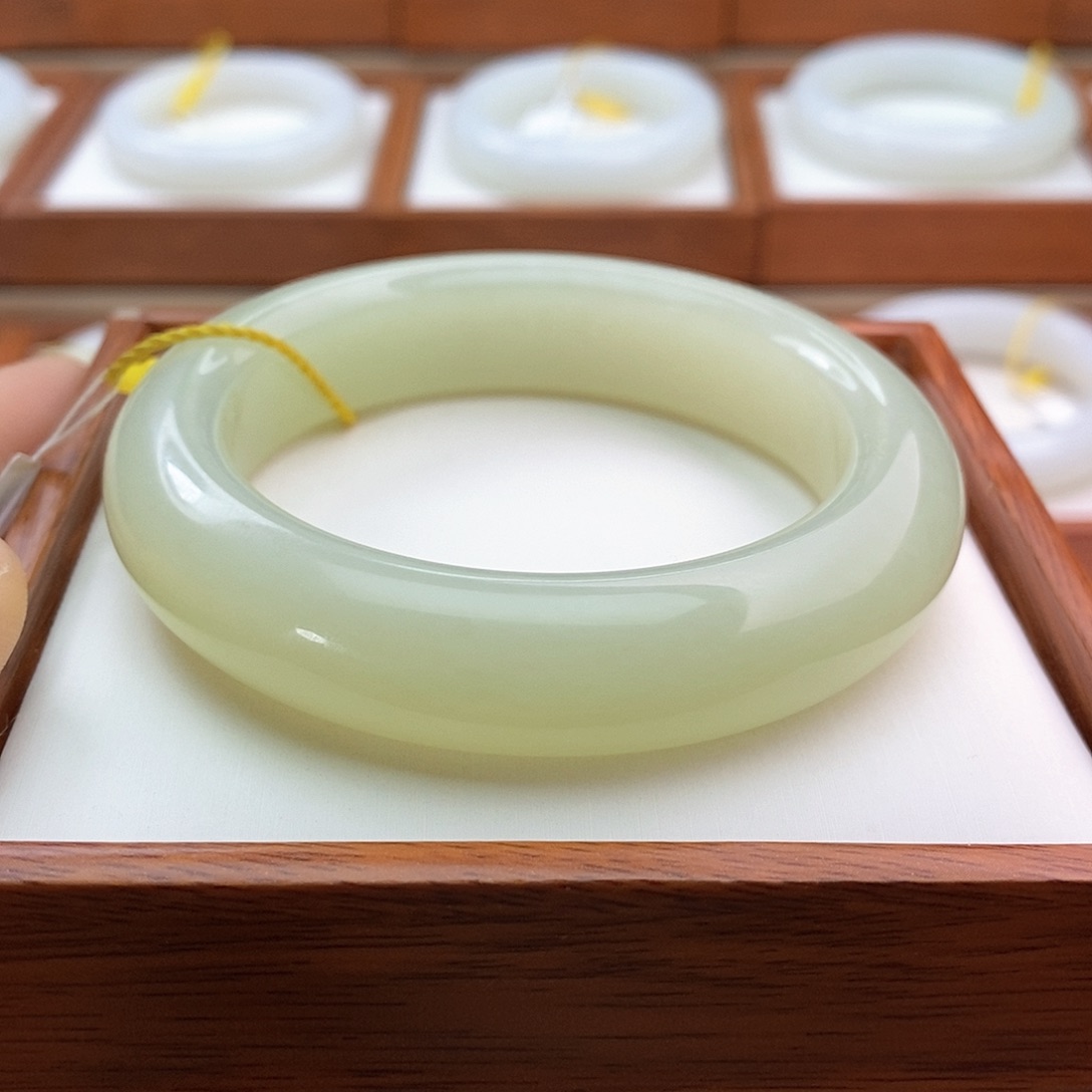 和田玉（白玉）手镯未镶嵌