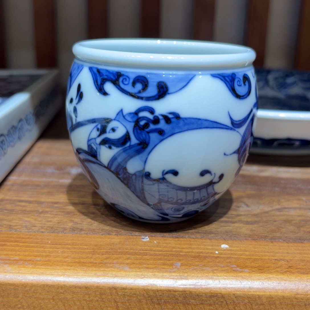 天***冬美官人陶瓷艺术品