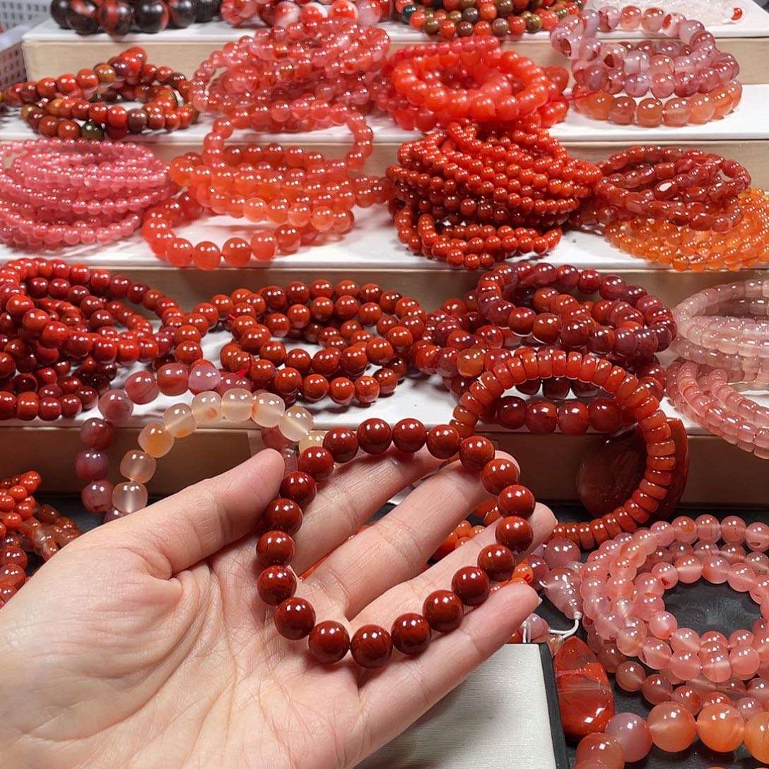 长***.南红玛瑙未镶嵌手链280元