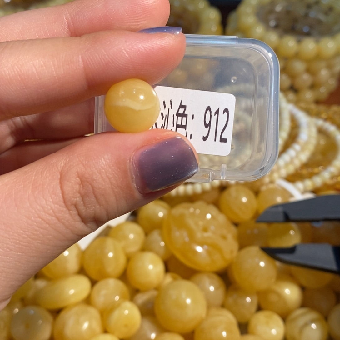 琥珀未镶嵌珠宝奇石912