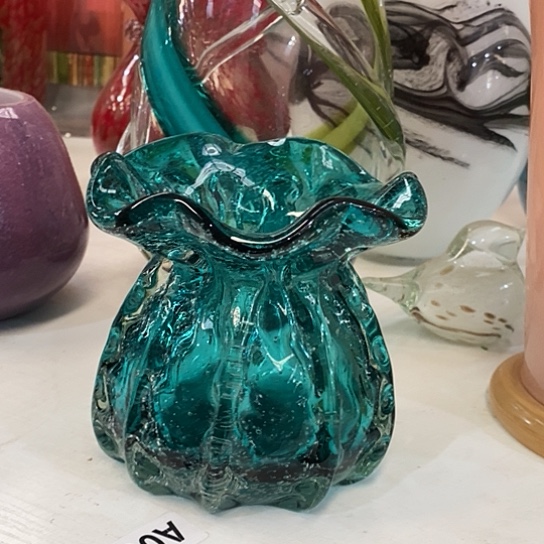 琉璃花瓶高13厘米口径6厘米