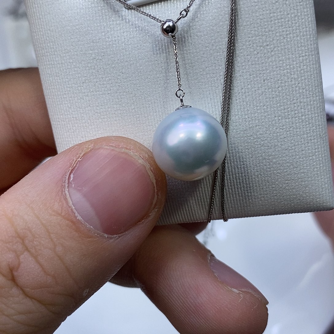 18K金镶嵌颈饰海水珍珠