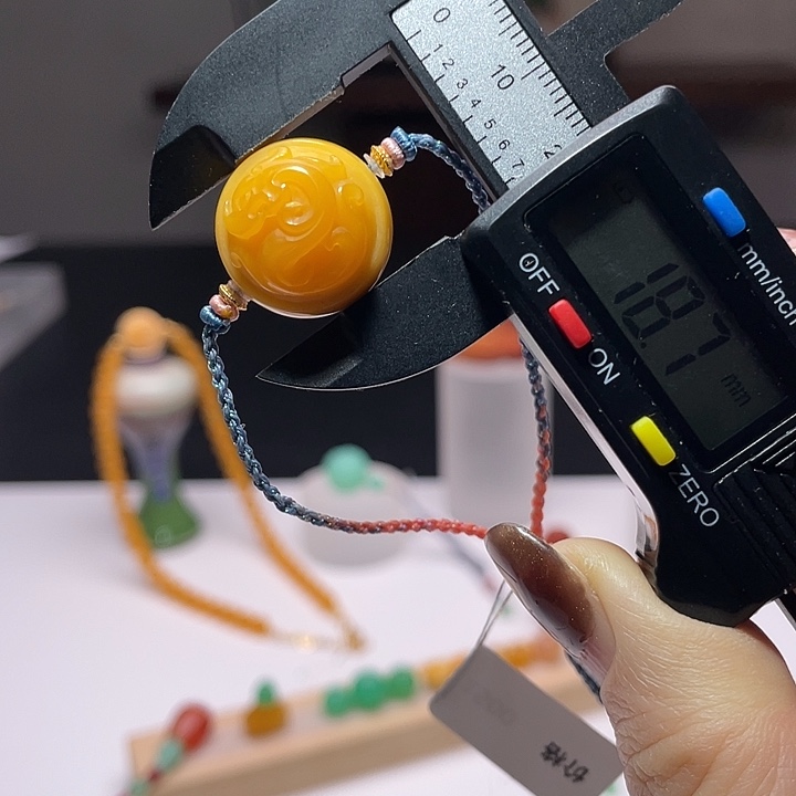 石英质玉未镶嵌颈饰