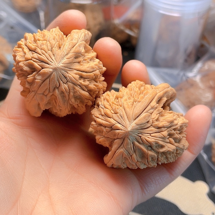 文玩核桃吊坠平谷暴雪