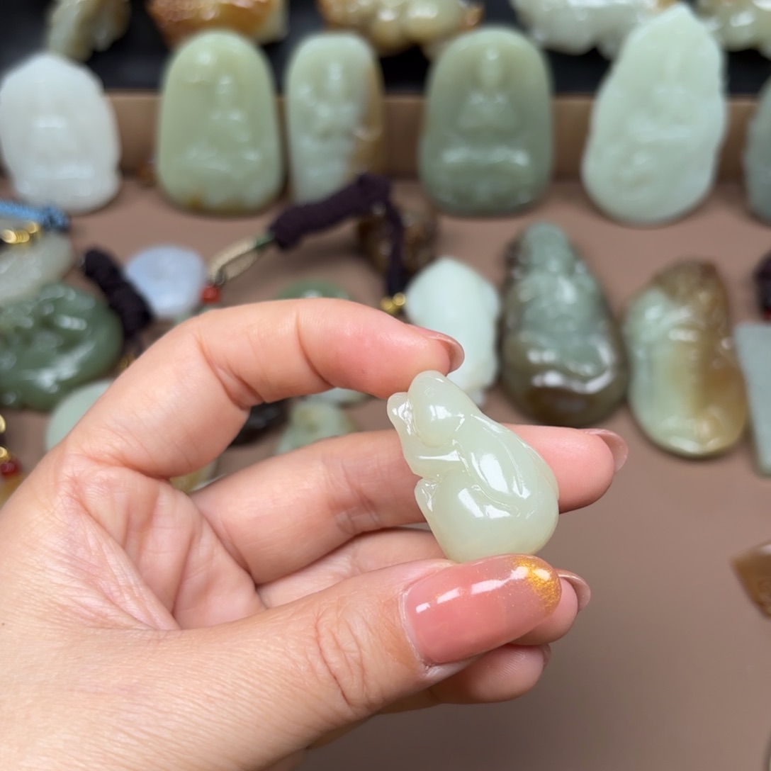 和田玉颈饰未镶嵌