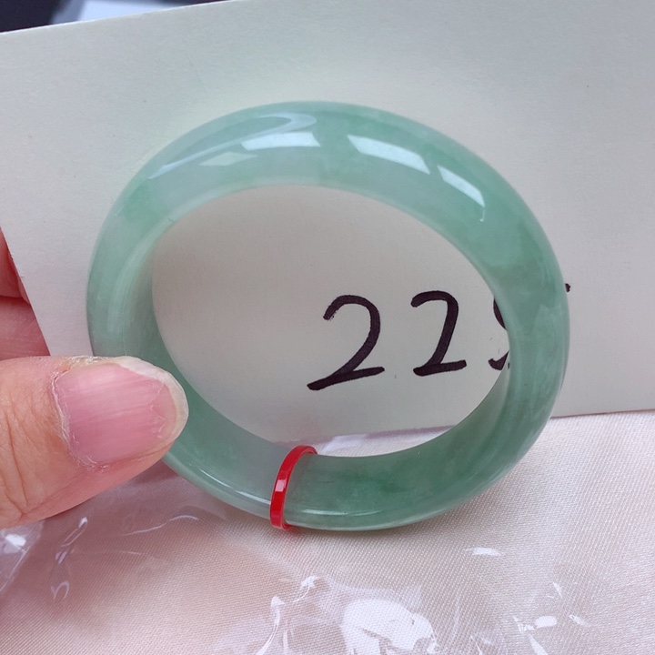 翡翠手镯（贵妃镯）未镶嵌翡翠