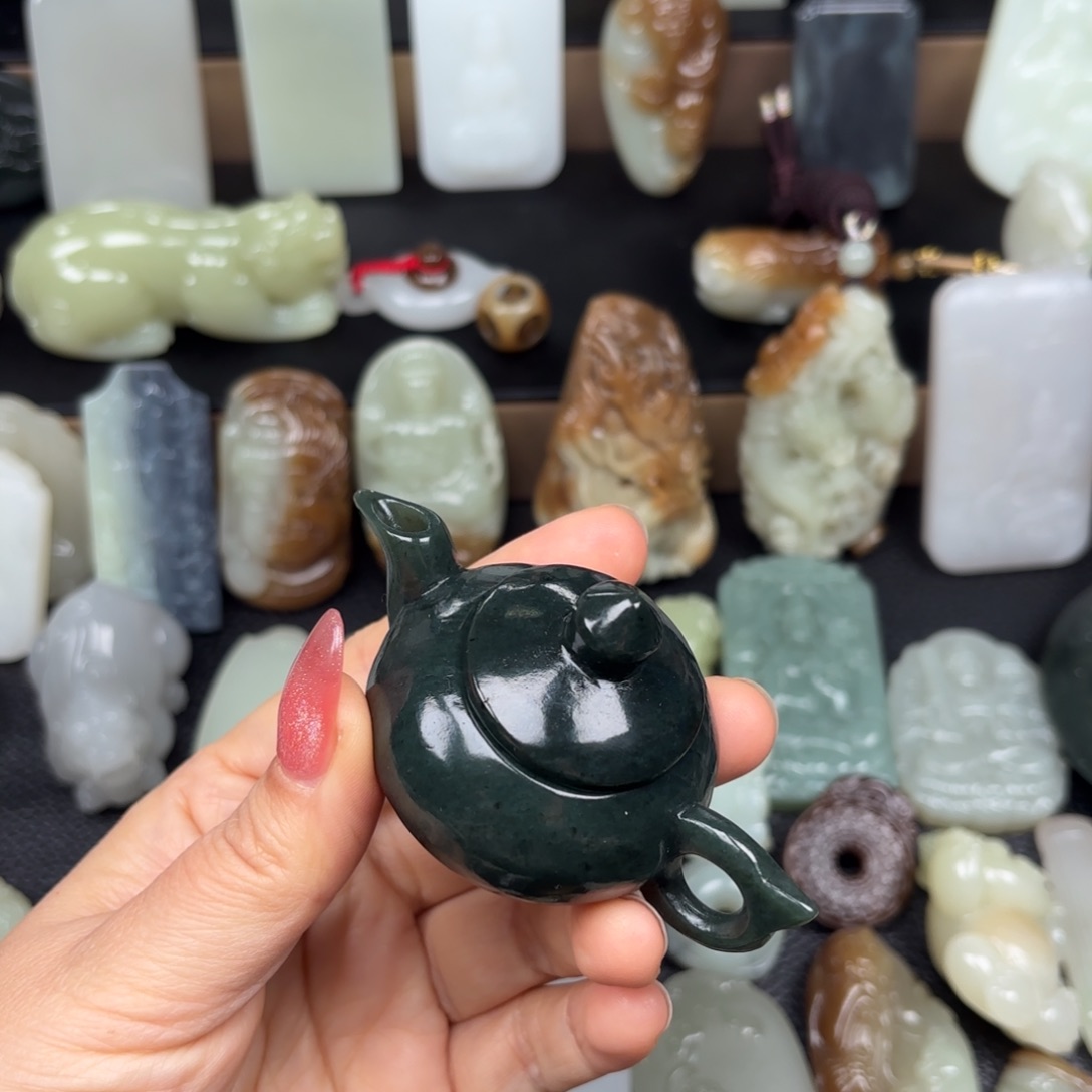 颈饰未镶嵌和田玉