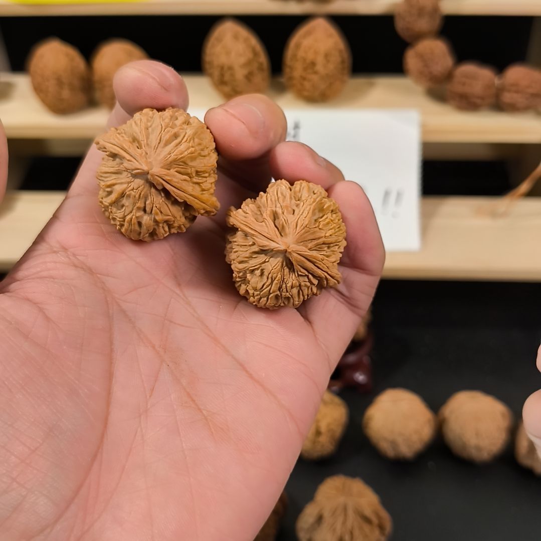 风***吹文玩核桃吊坠35白狮子