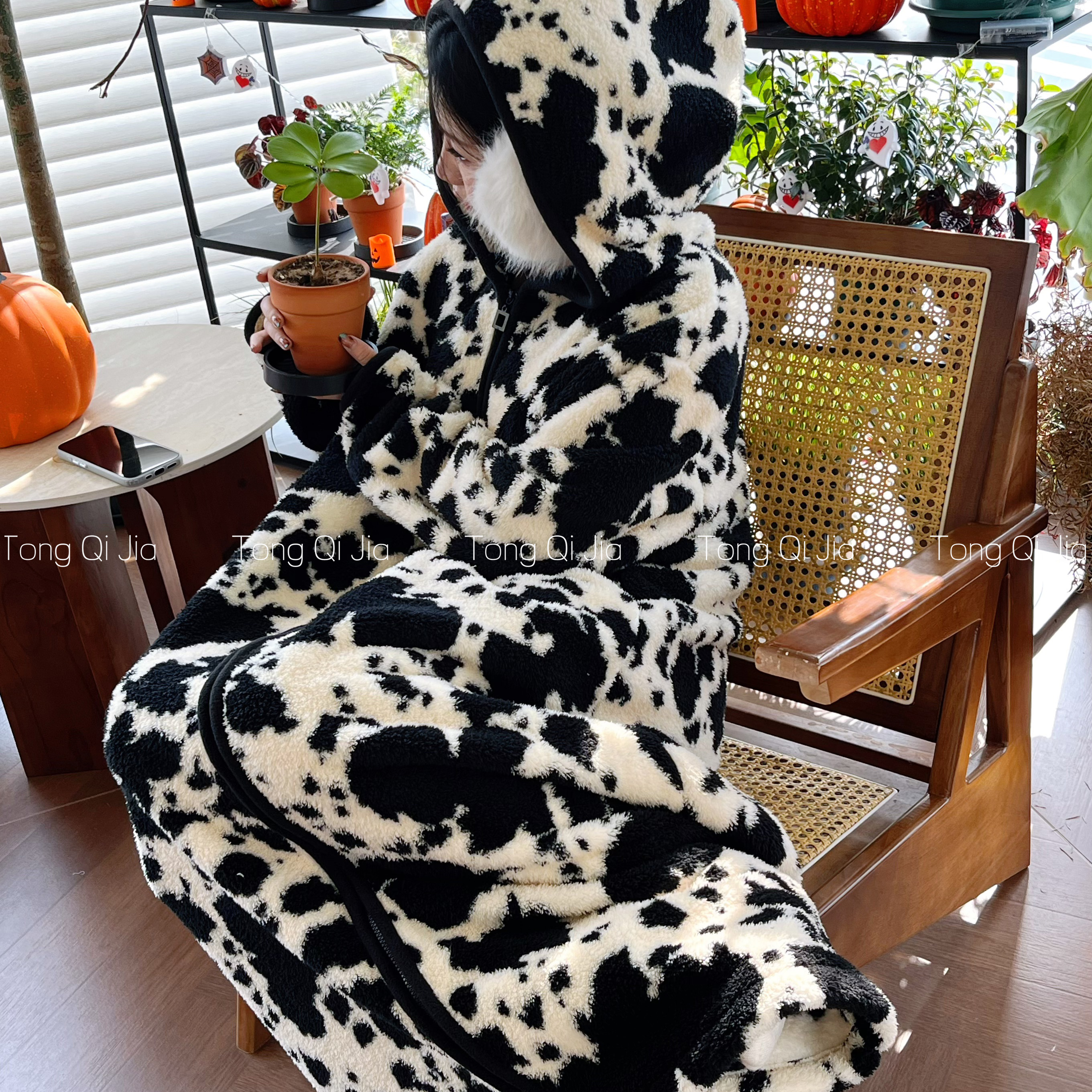 【加厚款行走的被窝】秋冬季舒适保暖韩系连帽米粒绒外穿家居服睡袍