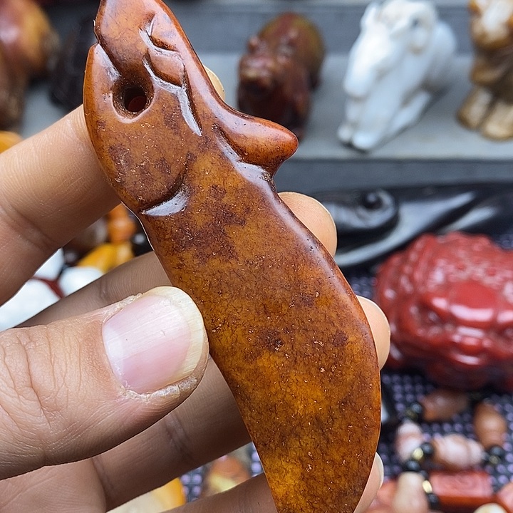 未镶嵌蛇纹石玉颈饰