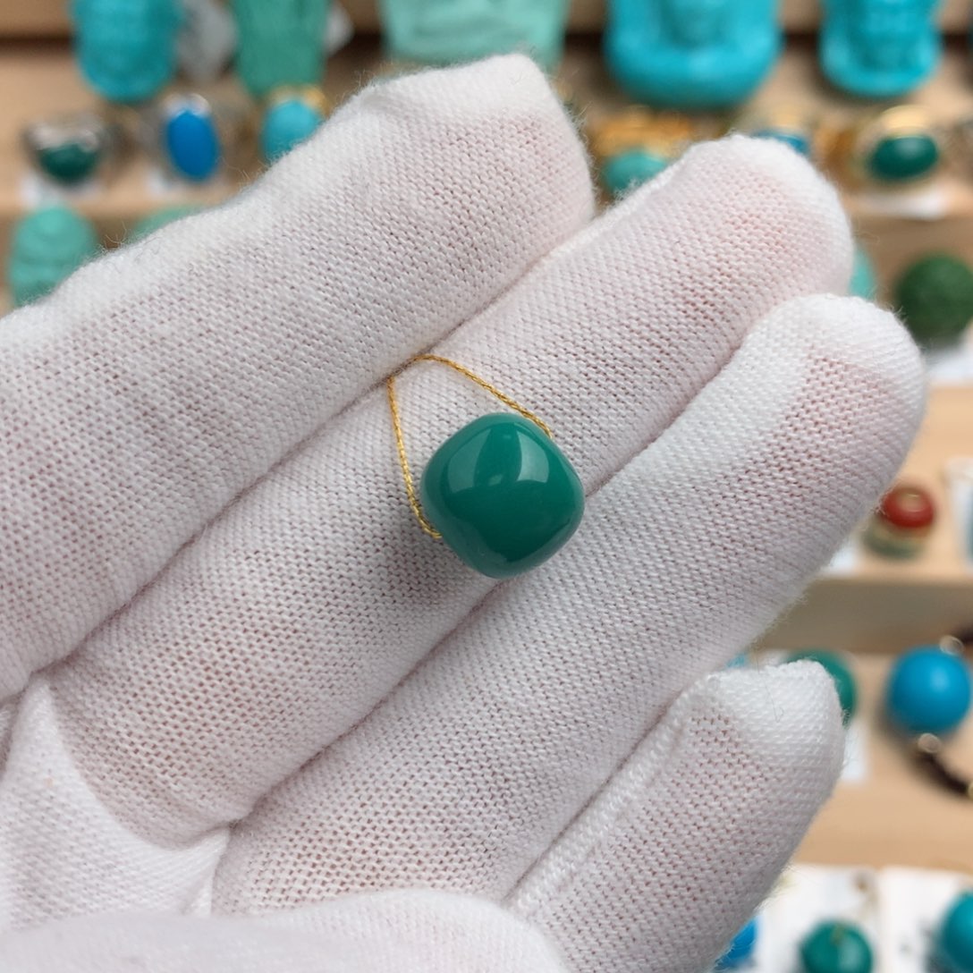 绿松石配饰未镶嵌赫*10.4-9.4mm