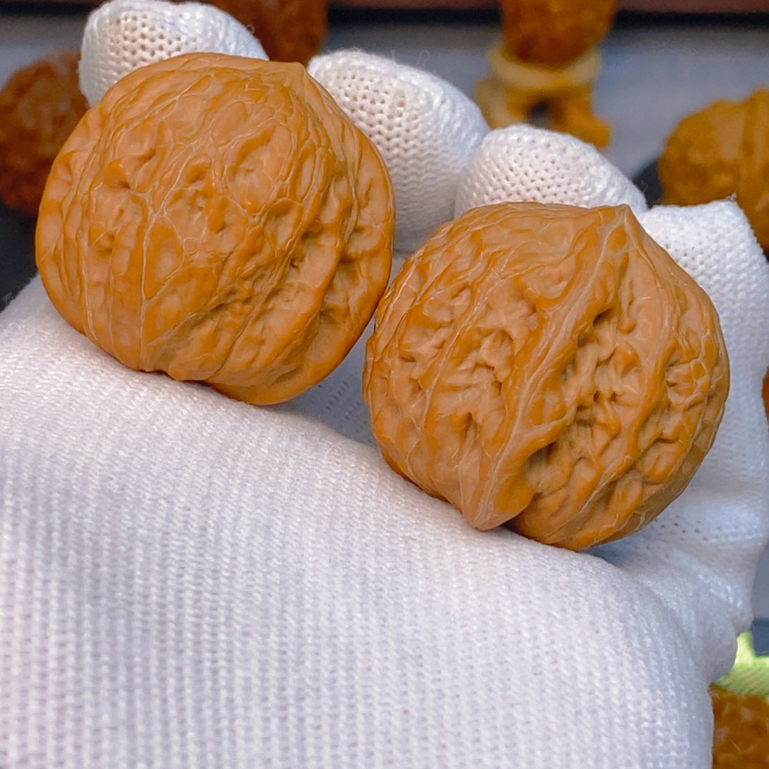 文玩核桃吊坠毕业级 原桩 小铁锤