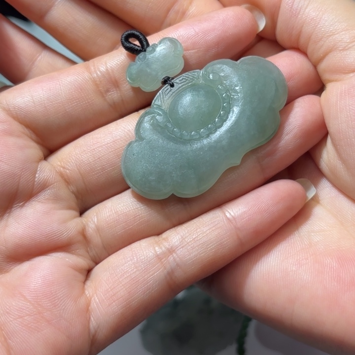 拥***康定制翡翠未镶嵌天然缅甸翡翠A货如意锁不退不换