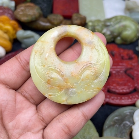 蛇纹石玉颈饰未镶嵌99