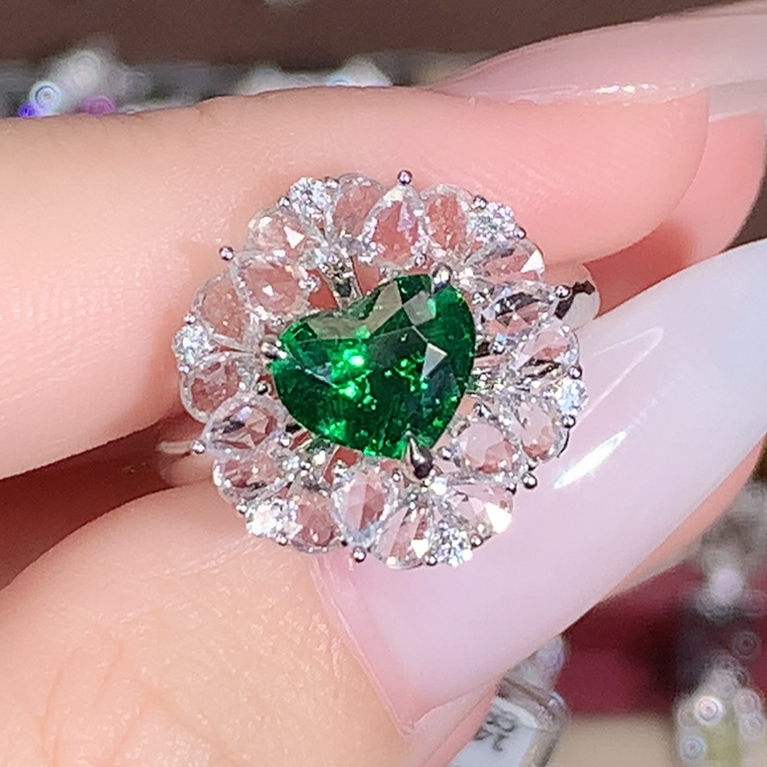 戒指18K金镶嵌石榴石（沙弗莱）1.62ct/天然宝石/七天无理由