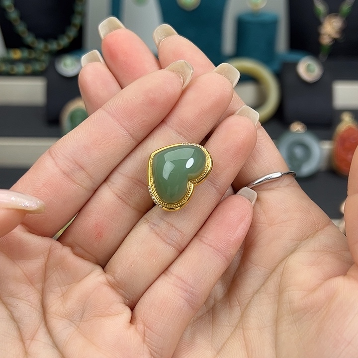 予***.和田玉18K金镶嵌戒指