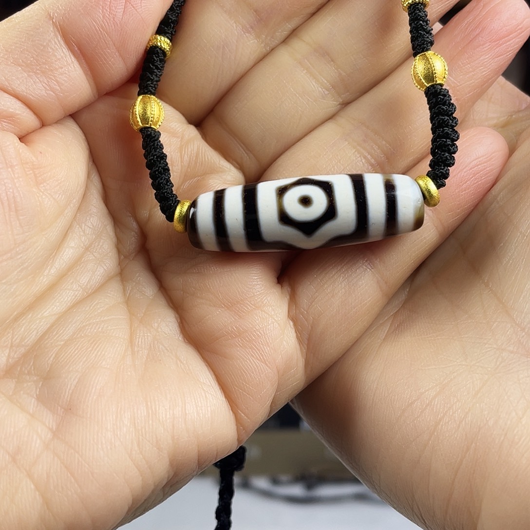 离***挽玛瑙/玉髓合金颈饰行运