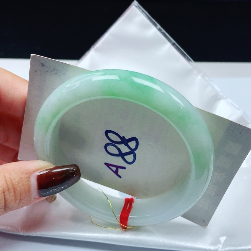 【闪购商品】翡翠手镯未镶嵌 正圈56+