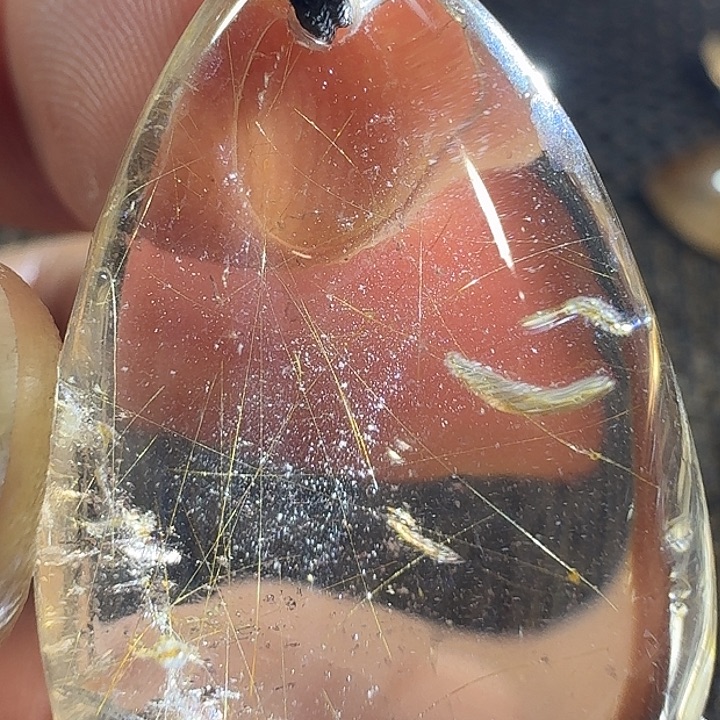 李***圆未镶嵌颈饰发晶我