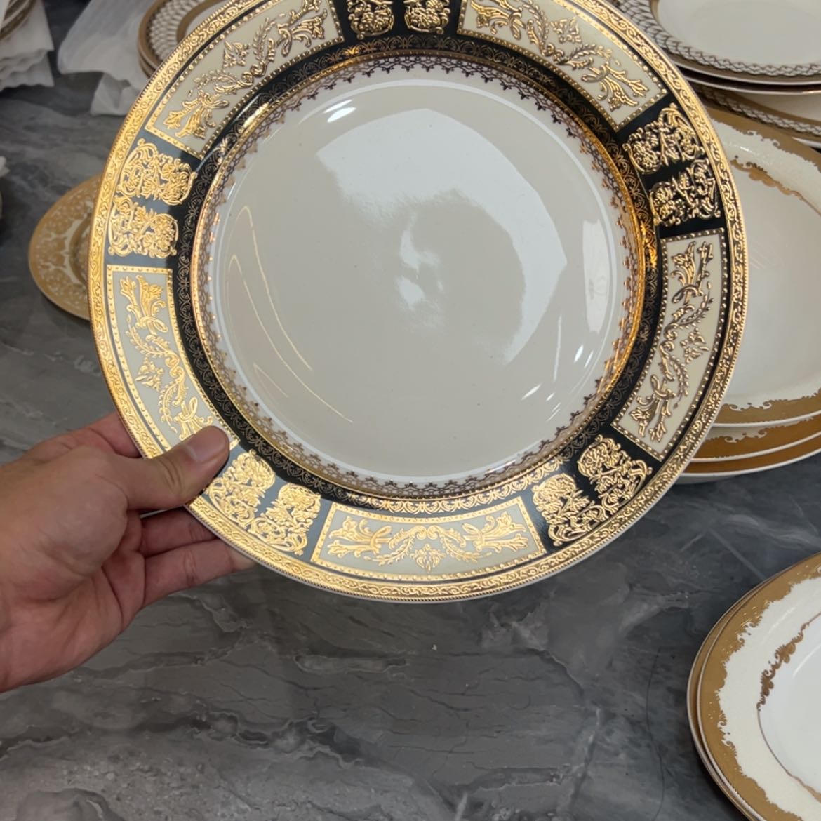 【闪购商品】瓷片10.5寸平盘一个一单尾单