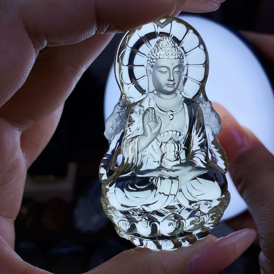 水晶颈饰未镶嵌有*田，