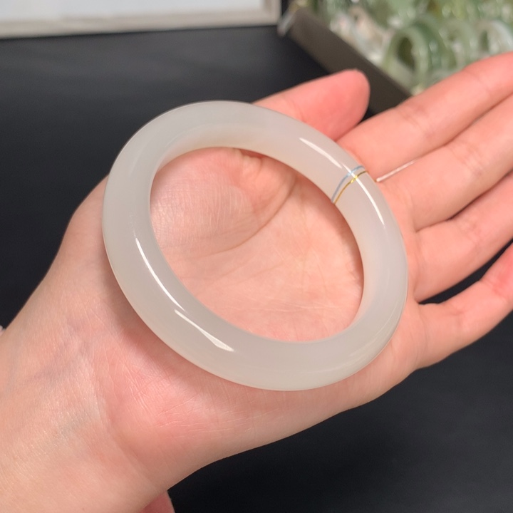 和田玉手镯未镶嵌56