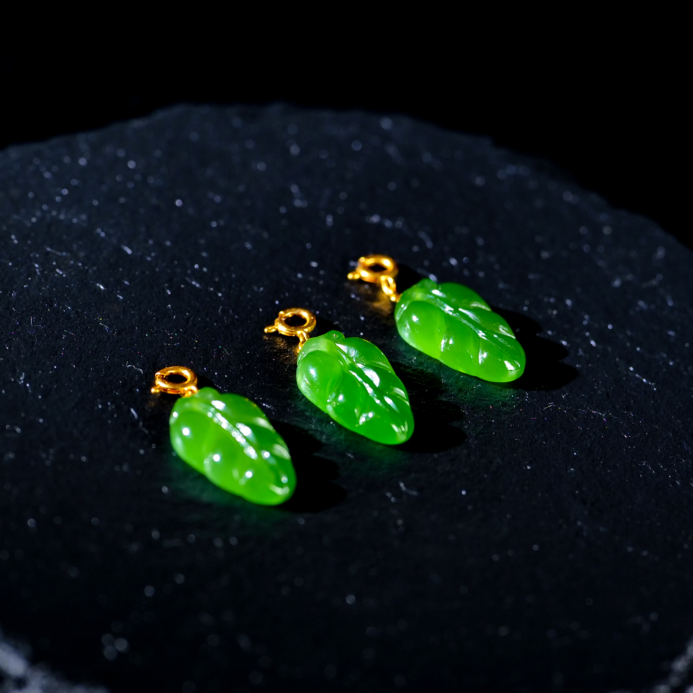 【小雨来了】18k金镶嵌和田玉碧玉金枝玉叶吊坠 多样性发一件