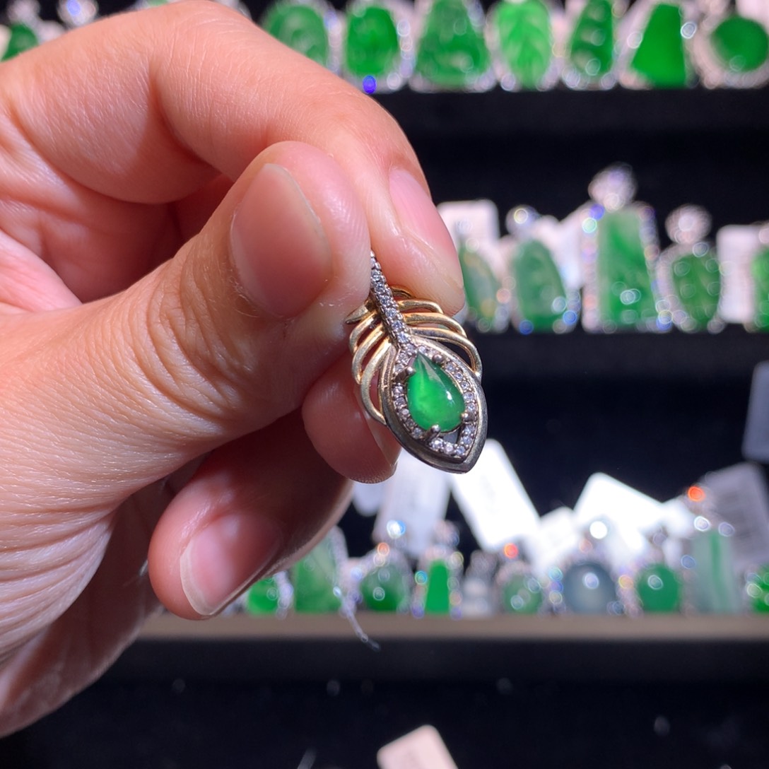 【闪购商品】颈饰银S925镶嵌翡翠