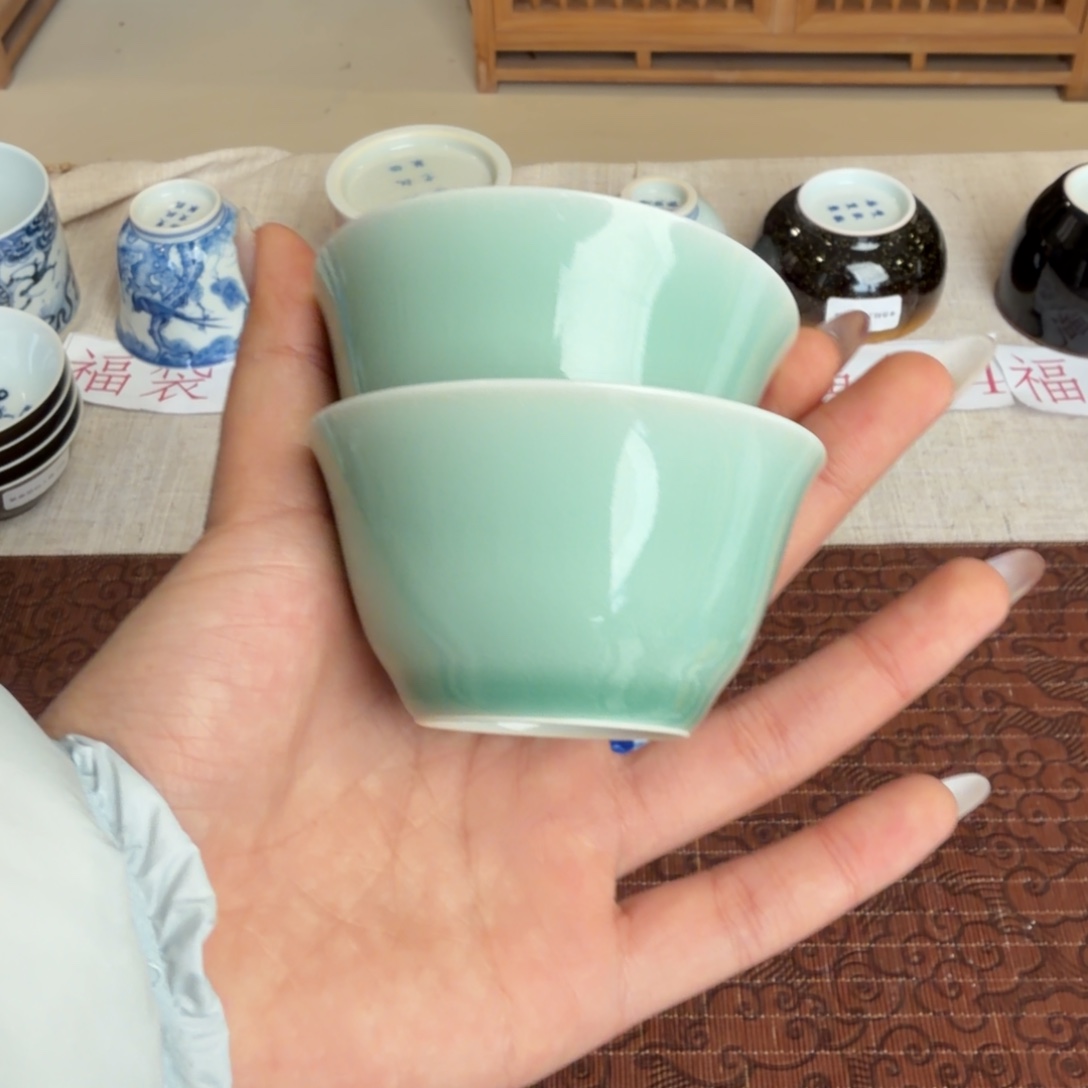 深***蓝瓷片两只小猫咪都好