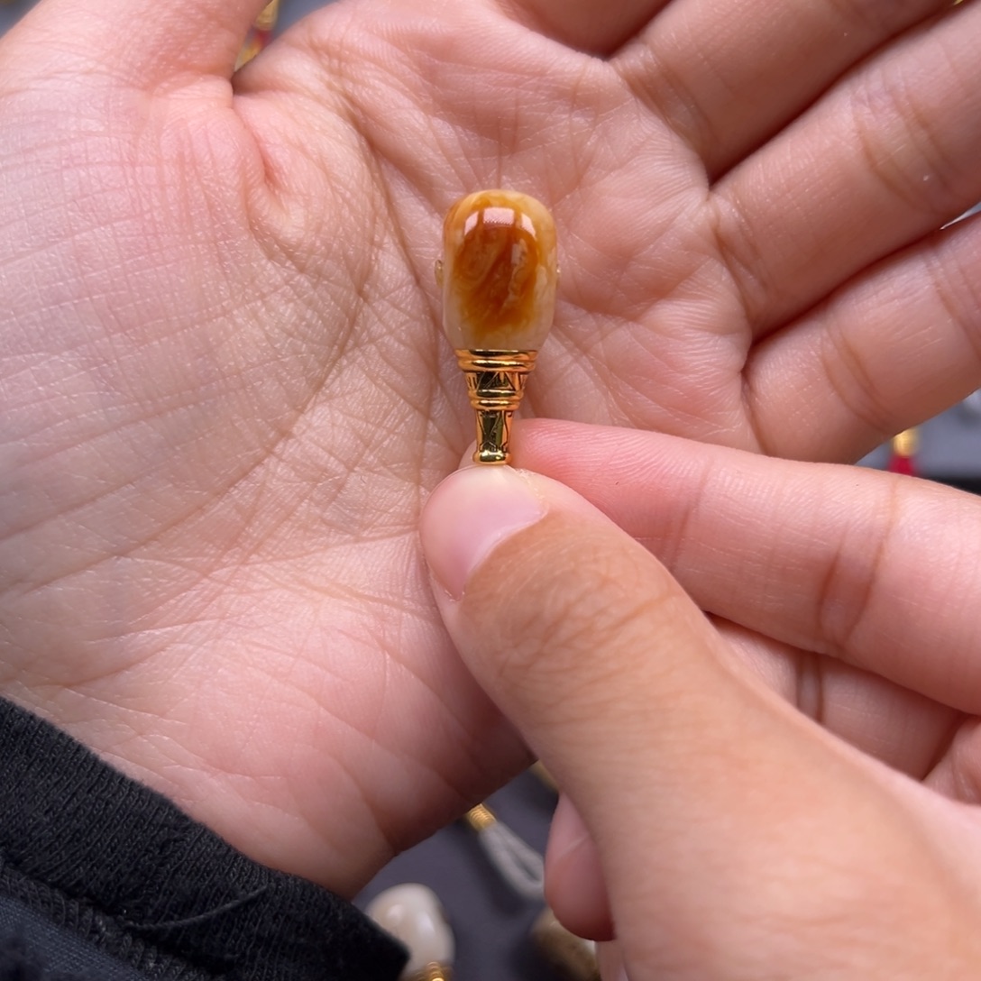 东***1琥珀未镶嵌裸石10mm