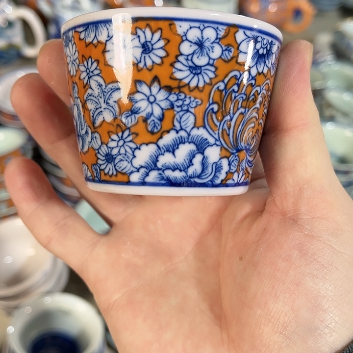 瓷片景德镇陶瓷杯子。红。