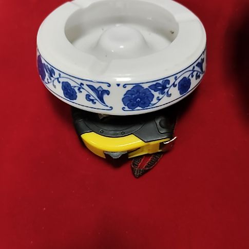 瓷片瓷片，摆件，都有微瑕疵，