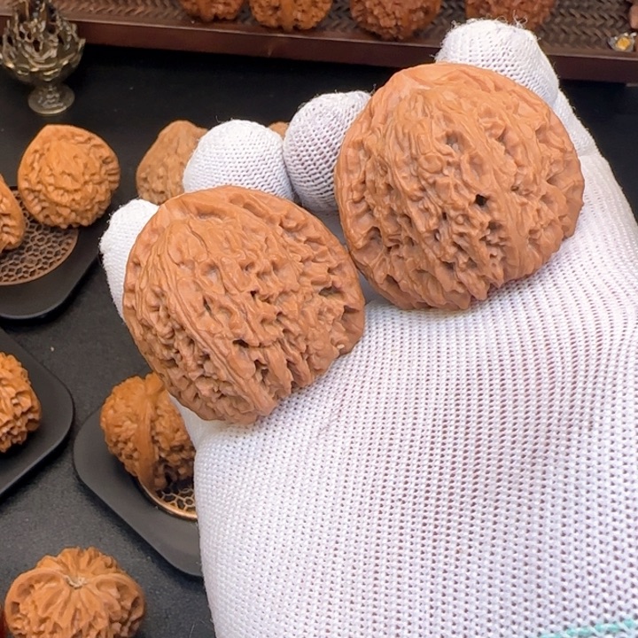 文玩核桃吊坠凹底南疆