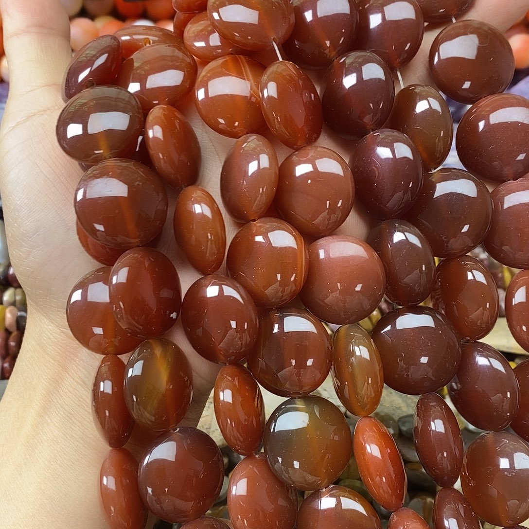 玛瑙/玉髓未镶嵌珠宝半成品卡二十二左右玛瑙圆饼一条