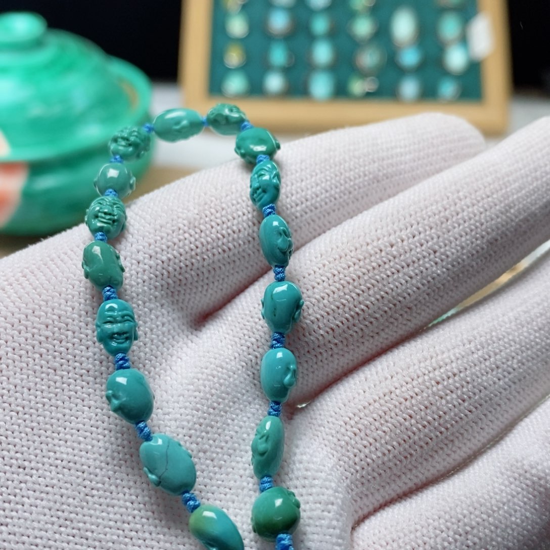 绿松石颈饰未镶嵌