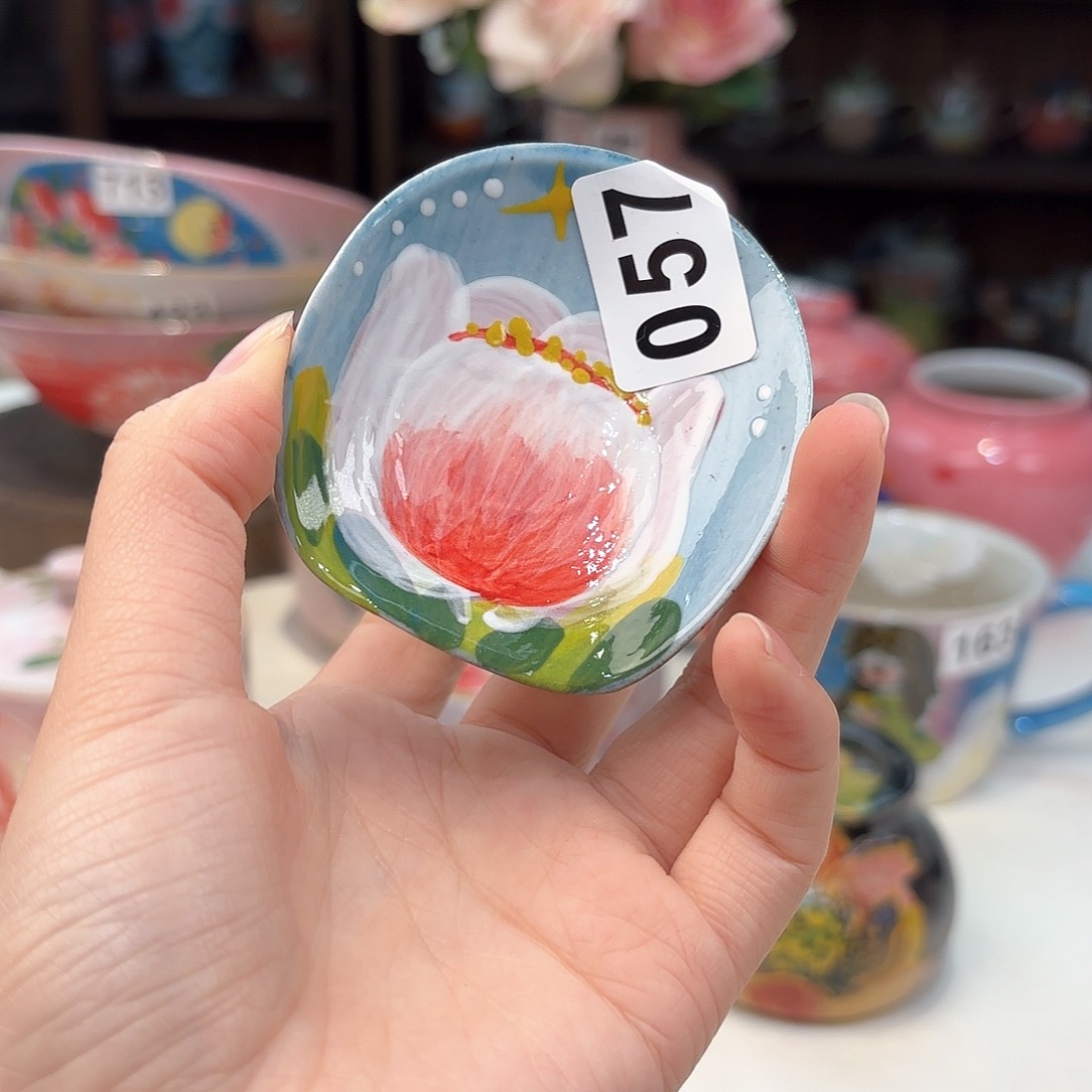 瓷片兔兔好可爱呀